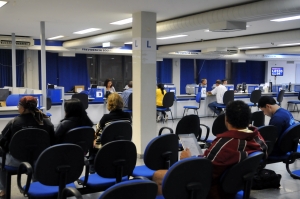 INSS come&ccedil;a a convocar benefici&aacute;rios para revis&atilde;o