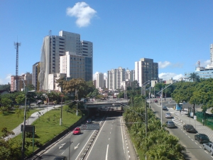 Manuten&ccedil;&atilde;o de drenagem interditar&aacute; Perimetral rebaixada no Carnaval