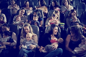 Atrium Shopping retoma CineMaterna, com sess&otilde;es para m&atilde;es e seus beb&ecirc;s