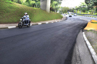 Com o recapeamento a via express&atilde;o dar&aacute; mais fluidez ao tr&acirc;nsito e seguran&ccedil;a &agrave; motoristas e pedestres