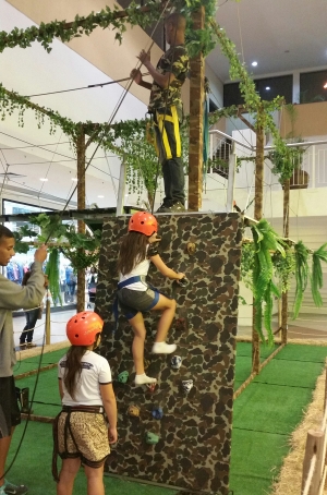 Atrium Shopping abre circuito de aventura com arvorismo e trampolim