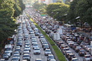 Dezembro &eacute; o m&ecirc;s de licenciar ve&iacute;culos com placa final 0