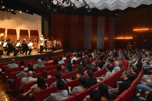 Orquestra Sinf&ocirc;nica de Santo Andr&eacute; se apresenta no Teatro Municipal