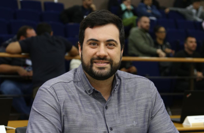 C&eacute;sar Oliva prop&otilde;e Pol&iacute;tica Municipal de Aten&ccedil;&atilde;o Integral &agrave;s Pessoas com M&uacute;ltiplas Defici&ecirc;ncias