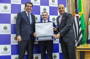 C&acirc;mara de S&atilde;o Caetano homenageia Arthur Zanetti