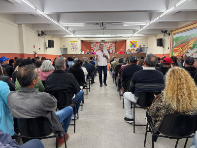 400 pessoas lotam plen&aacute;ria do deputado estadual Luiz Fernando